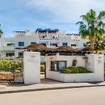 Apartmán Sunset Golf, Sea View And Pool