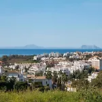 Apartmán Sunset Golf, Sea View And Pool