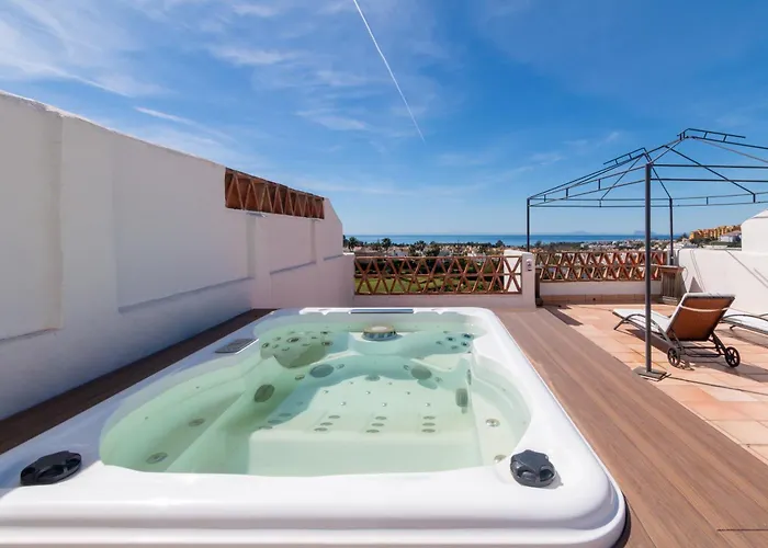 Sunset Golf, Sea View And Pool Apartament Estepona